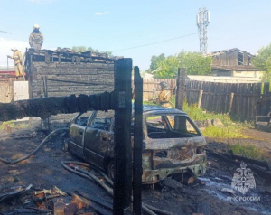 В Улан-Удэ пожар уничтожил автомобиль