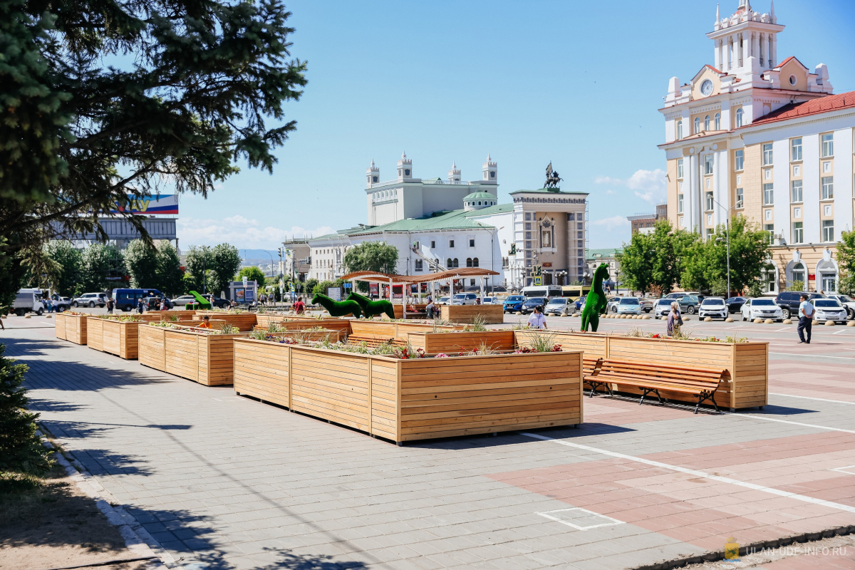 Быка из центра Улан-Удэ забрали на ремонт Быка из центра Улан-Удэ забрали на ремонт