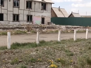В Улан-Удэ заброшенная гостиница стала рассадником болезней, преступлений и пожаров