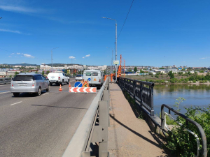 На Селенгинском мосту в Улан-Удэ перекрыли полосу дорожного движения