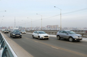 В Иркутске видеокамеры ловят водителей, болтающих за рулем