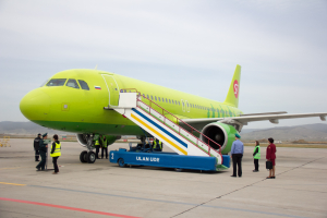 В аэропорту Улан-Удэ началась посадка на прерванный рейс 