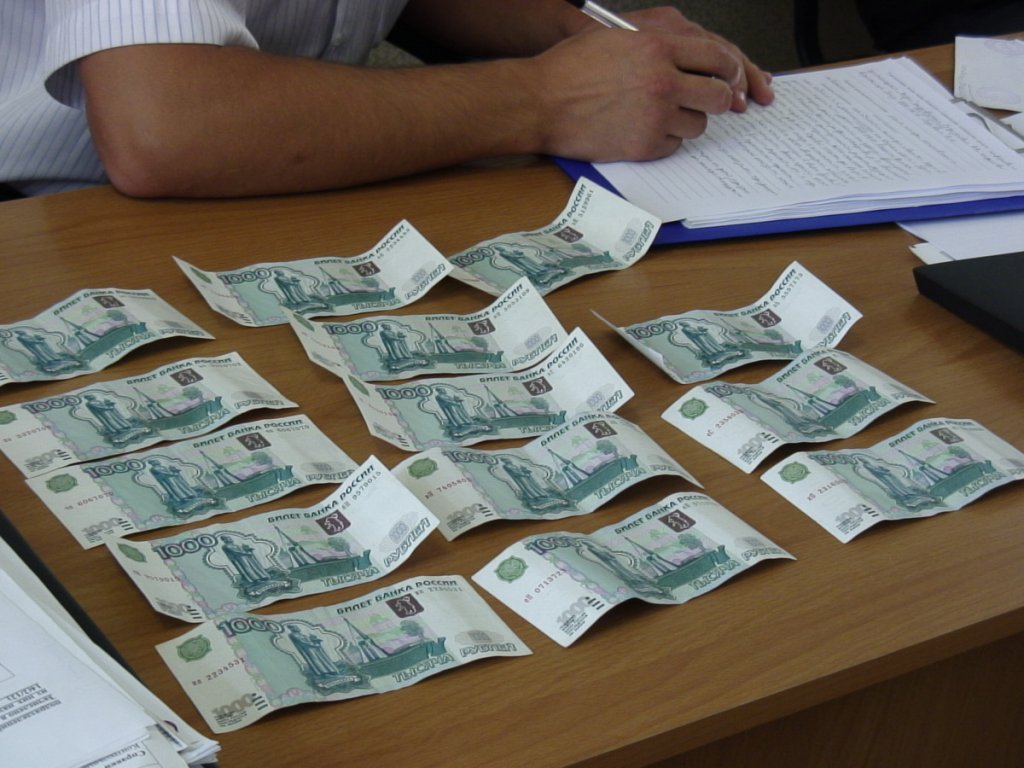 В Улан-Удэ "оборотни в погонах" отобрали у женщины 28 млн рублей