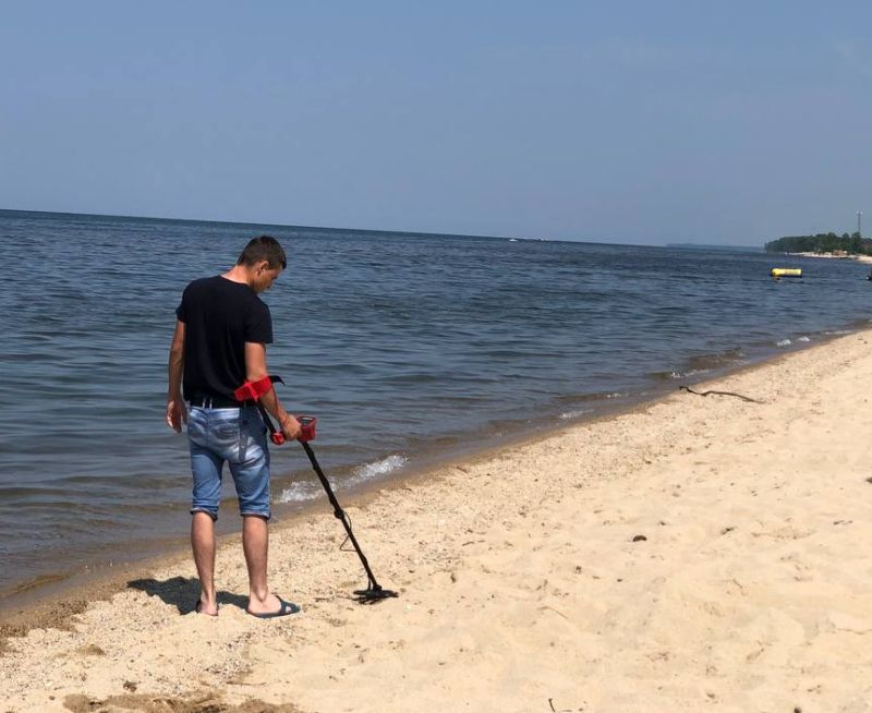 В Бурятии берега Байкала заполонили кладоискатели В Бурятии берега Байкала заполонили кладоискатели