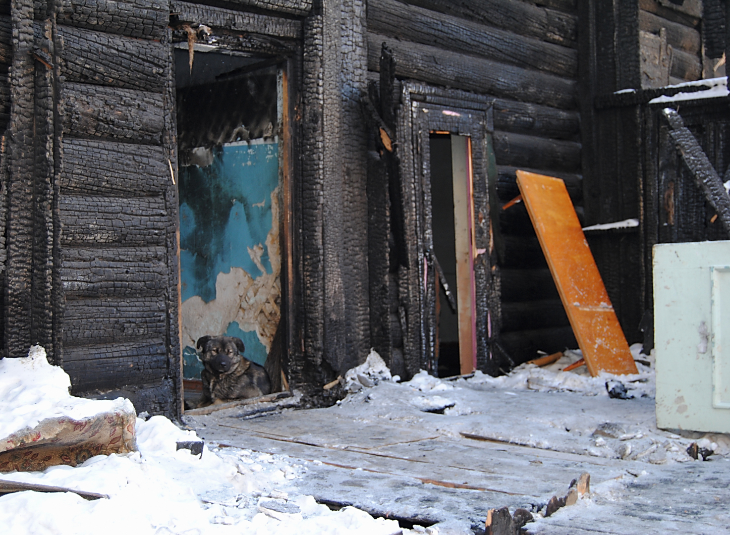 В Бурятии в селе огонь уничтожил квартиру