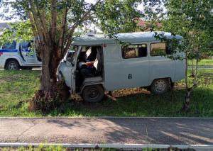 В Бурятии у водителя во время движения случился инсульт