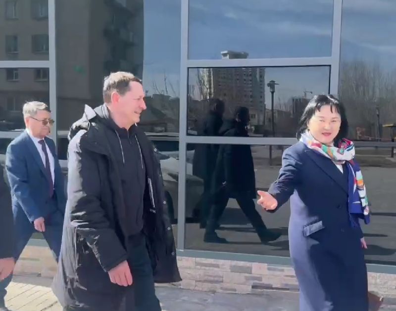 Мэр Улан-Удэ посетил город-побратим в Монголии Мэр Улан-Удэ посетил город-побратим в Монголии