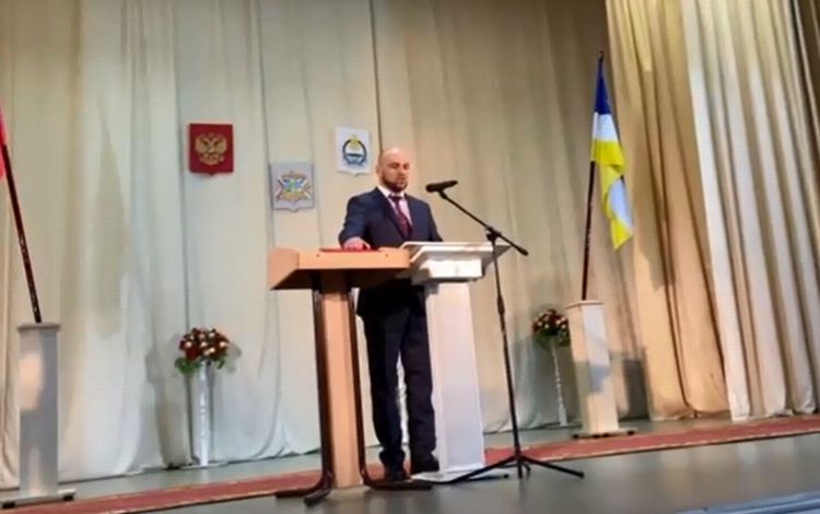 Николай Емонаков поклялся защищать права и свободы иволгинцев Николай Емонаков поклялся защищать права и свободы иволгинцев