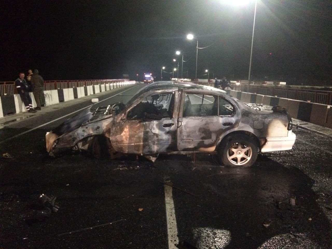 В Улан-Удэ два человека сгорели в автомобиле после ДТП на мосту