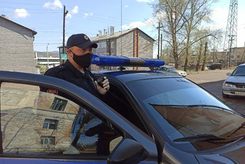 В Улан-Удэ задержали подростков, пытавшихся угнать автомобиль В Улан-Удэ задержали подростков, пытавшихся угнать автомобиль