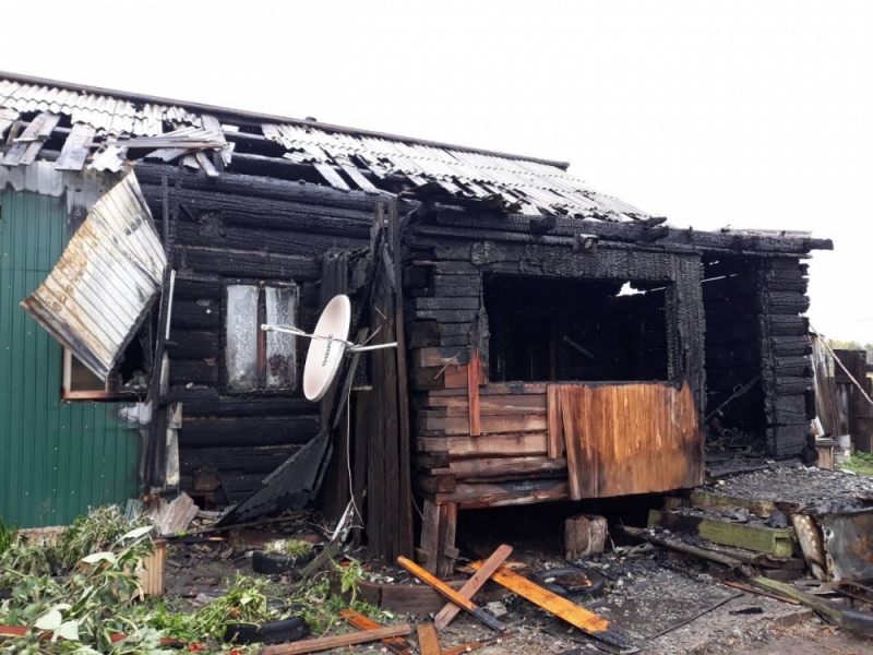 Житель Бурятии едва не погиб во время пожара в доме