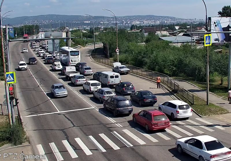 Огромная пробка образовалась на мосту в Улан-Удэ из-за ДТП Огромная пробка образовалась на мосту в Улан-Удэ из-за ДТП