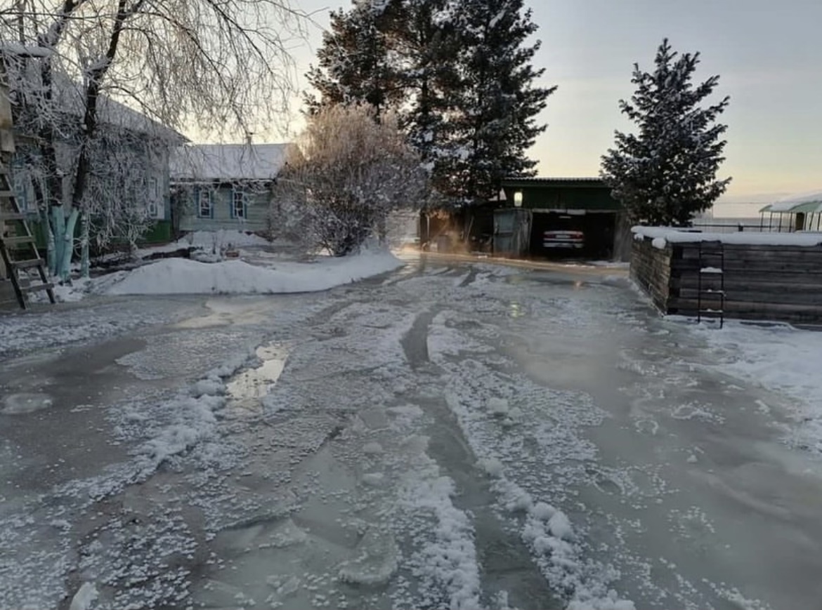 В Бурятии село Толтой в разгар зимы топит теплыми водами