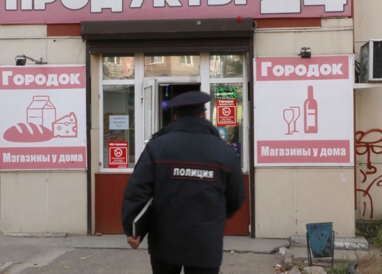 В Улан-Удэ «народного участкового» судят за насилие над задержанным В Улан-Удэ «народного участкового» судят за насилие над задержанным