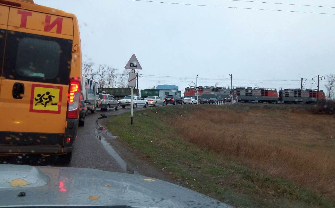 Сотни жителей Бурятии ежедневно страдают из-за железнодорожного переезда