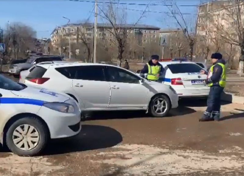 Жительница Улан-Удэ сбила ребенка и врезалась в другую машину Жительница Улан-Удэ сбила ребенка и врезалась в другую машину