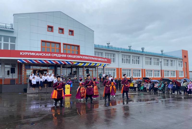 В Бурятии в райцентре Курумкан открылась новая школа 
