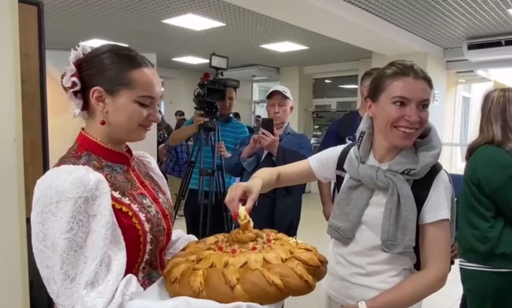 Бурятия встретила 158 туристов первого чартерного рейса летней программы Бурятия встретила 158 туристов первого чартерного рейса летней программы