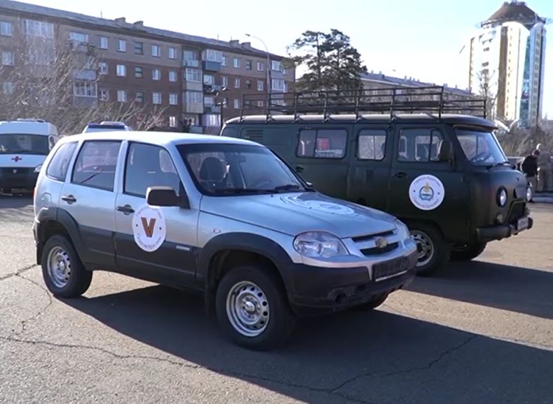 Бурятия отправила еще два автомобиля в зону СВО Бурятия отправила еще два автомобиля в зону СВО