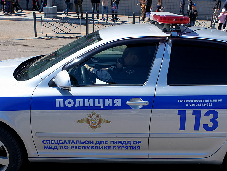 В Улан-Удэ горожане сдали полиции двух водителей-нарушителей В Улан-Удэ горожане сдали полиции двух водителей-нарушителей