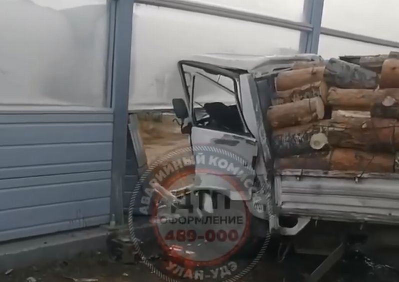 Крупная авария произошла в пригороде Улан-Удэ Крупная авария произошла в пригороде Улан-Удэ