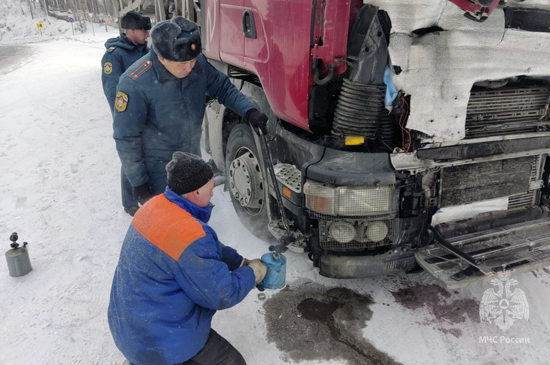 В Бурятии из-за морозов на горных перевалах ломаются машины
