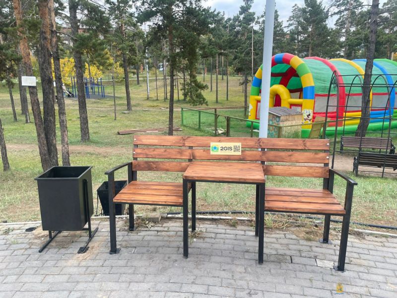 В улан-удэнском парке появились скамейки для настольных игр В улан-удэнском парке появились скамейки для настольных игр