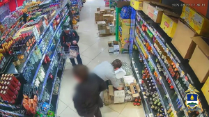 17-летние парни в Улан-Удэ обокрали продуктовый магазин