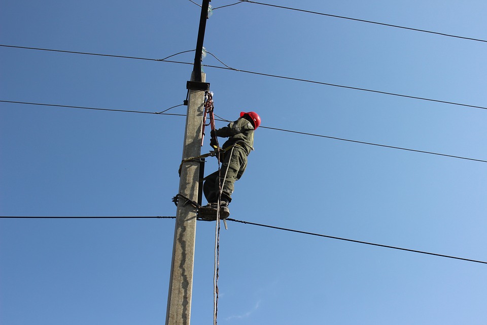 В Бурятии власти района не заплатили фирме за капремонт электросетей 