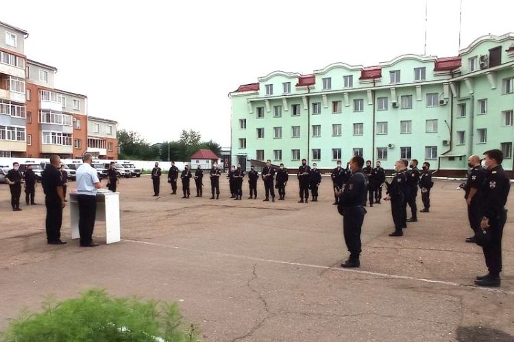 В Бурятии почтили память погибшего при задержании преступников милиционера В Бурятии почтили память погибшего при задержании преступников милиционера