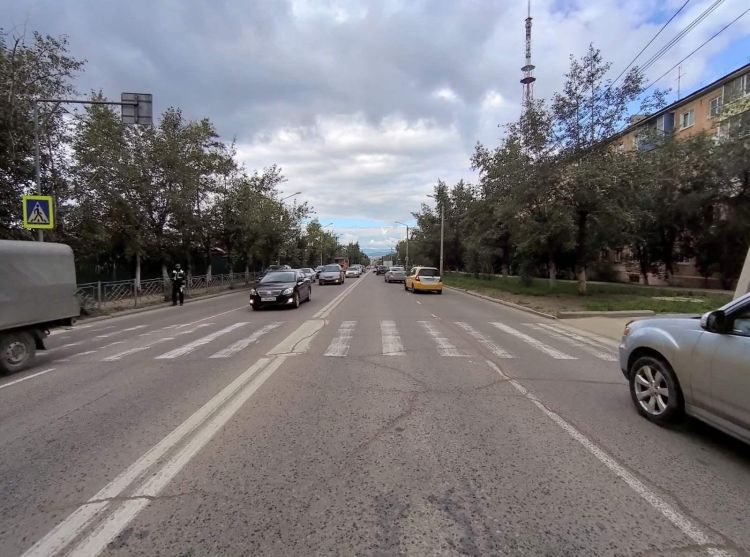 В Улан-Удэ на пешеходном переходе сбили подростка В Улан-Удэ на пешеходном переходе сбили подростка