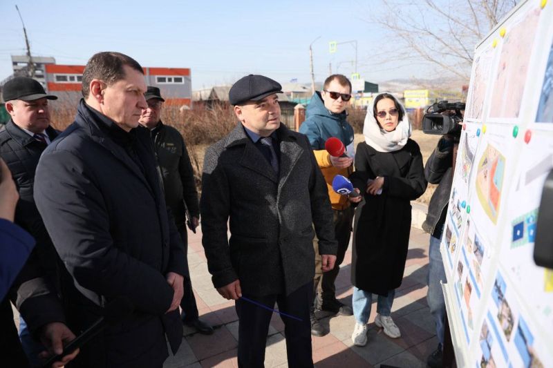 Мэр Улан-Удэ проверил готовность города к строительству мини-парков Мэр Улан-Удэ проверил готовность города к строительству мини-парков