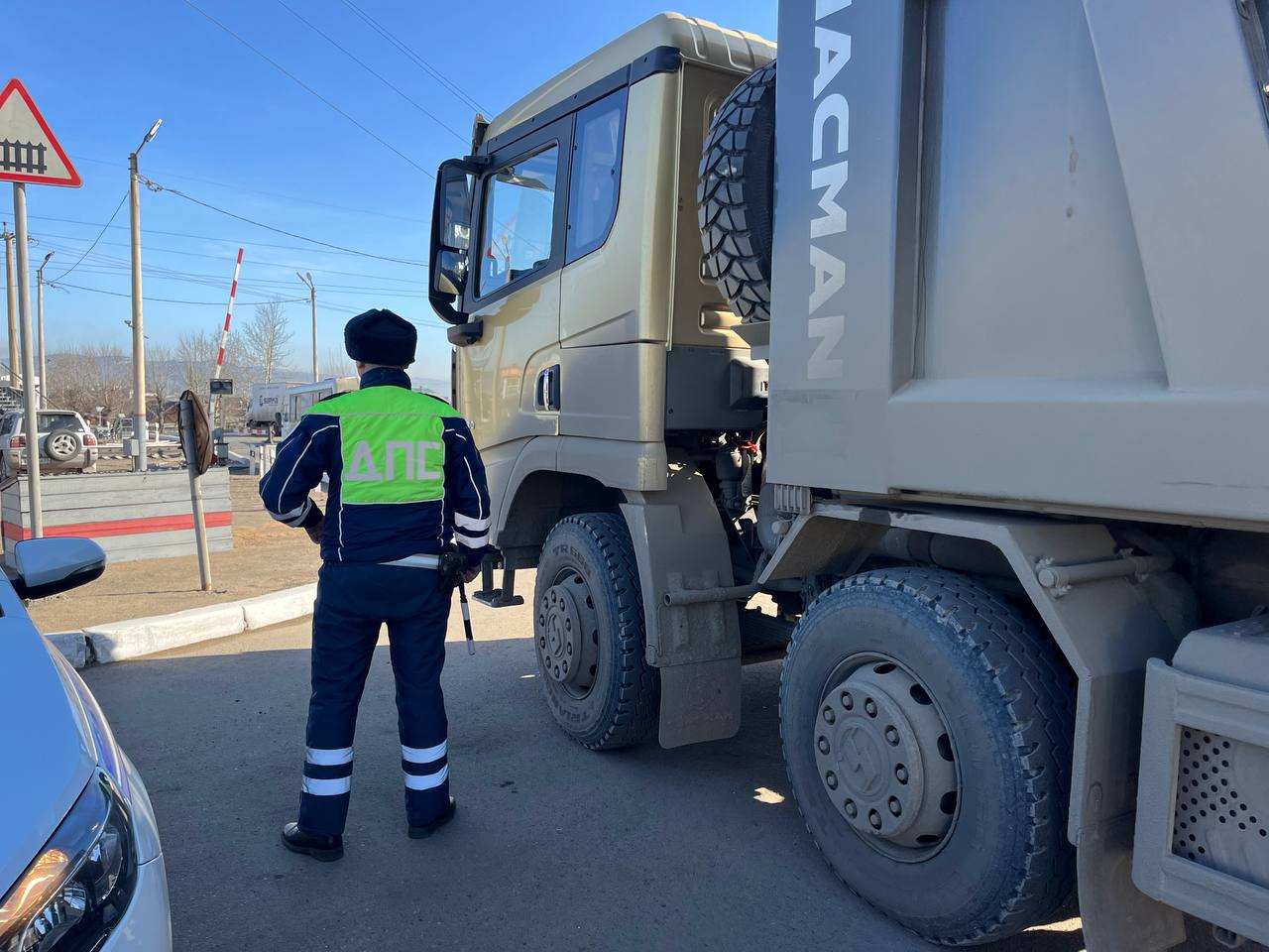 В Улан-Удэ массово проверяют большегрузы