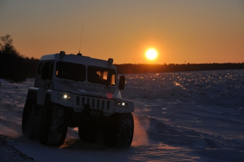 В Бурятии замерзавший на Байкале рыбак сам дополз до берега