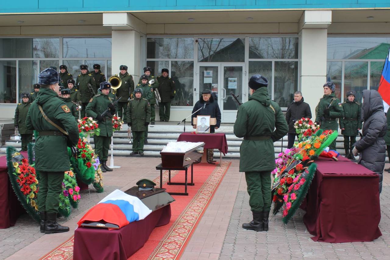 В Бурятии простились с Найданом Бадмаевым, погибшим во время военной  операции на Украине