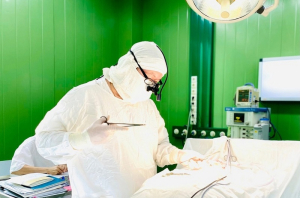 Хирурги Бурятии удалили большую опухоль из шейного отдела позвоночника 37-летнего мужчины