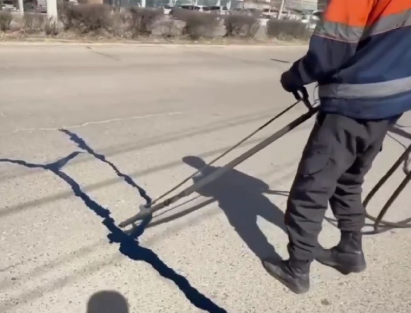 В Улан-Удэ начали приводить в порядок дороги В Улан-Удэ начали приводить в порядок дороги