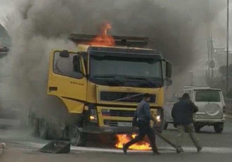 В Улан-Удэ горел грузовик с нефритом