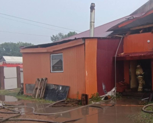 В Бурятии пожар повредил сельский магазин