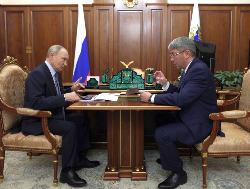 Глава Бурятии пообещал Путину продолжить работу по проблемным вопросам Глава Бурятии пообещал Путину продолжить работу по проблемным вопросам