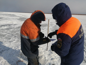 В Бурятии спасатели предупреждают об опасности осеннего льда