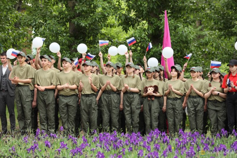 Лагерь огонек улан. Огонёк лагерь Улан-Удэ. Патриотический лагерь. Военный лагерь. Лагерь Патриот