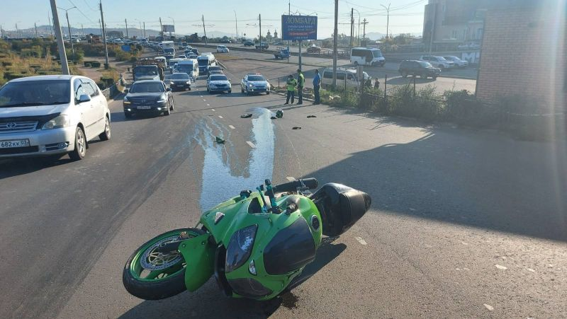 Мотоцикл улан удэ. В Улан-Удэ разбился мотоциклист. 2014 Год Улан Удэ мотоциклист разбился. Мотоциклы в Улан-Удэ 40 т.