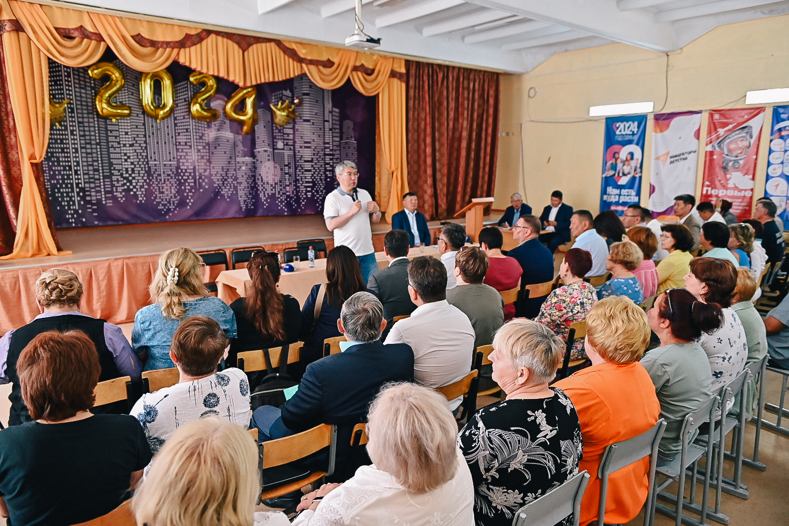 Глава Бурятии проинспектировал Кижингинский район | 19.06.2024 | Новости  Улан-Удэ - БезФормата