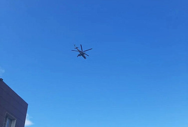 �������� � ����. Flying helicopter