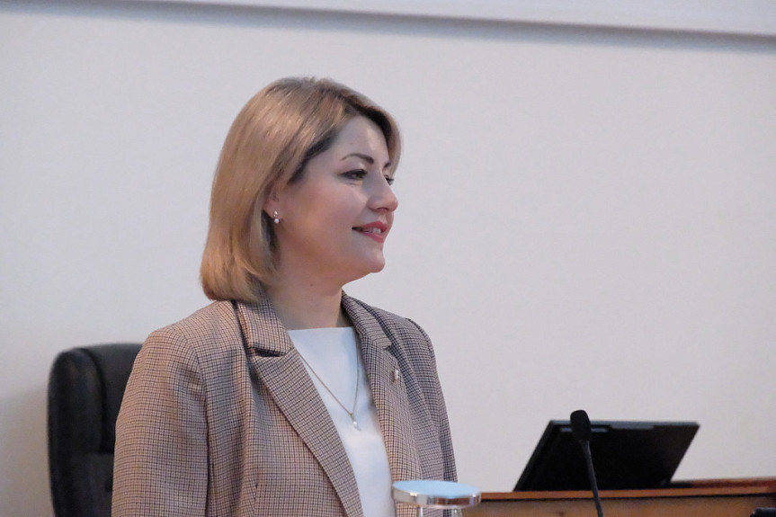 Наталья Ганькина, Уполномоченный по правам ребенка в Республике Бурятия, на сессии Хурала (24.04.2023)