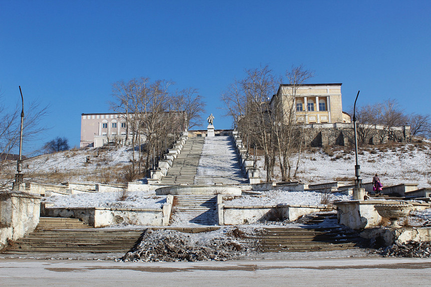 Улан-Удэ. ДК ЛВРЗ в Железнодорожном районе города зимой