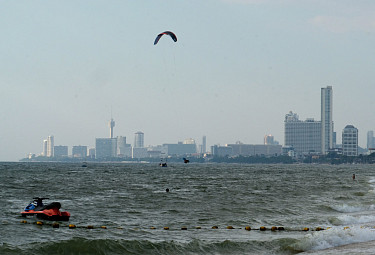 ����� ����. ����������� �������. ������ ������ � �������. Bad weather in Pattaya. South Asia