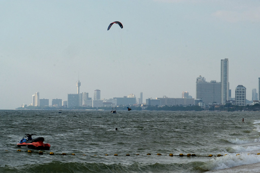����� ����. ����������� �������. ������ ������ � �������. Bad weather in Pattaya. South Asia