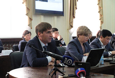 Алексей Оловянников, Екатерина Кочетова, Александр Бардунаев (справа на фото). 2022 год